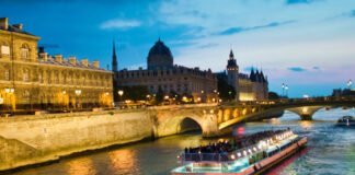 Bateau Mouche de Paris