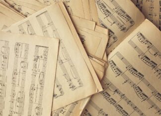 Musique notes feuilles papiers