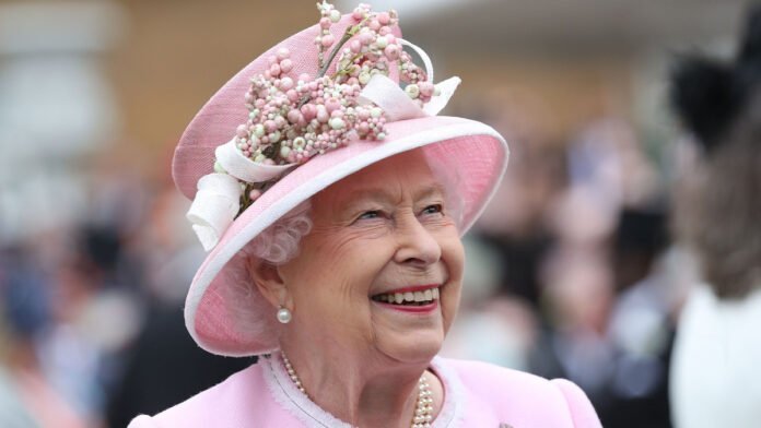 Élisabeth II : un an sans la Reine, le monde se souvient