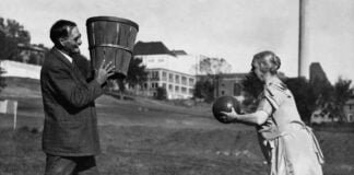 James Naismith était éducateur physique, médecin, aumônier, entraîneur sportif et innovateur. Il a inventé le basket-ball à 30 ans en 1891.