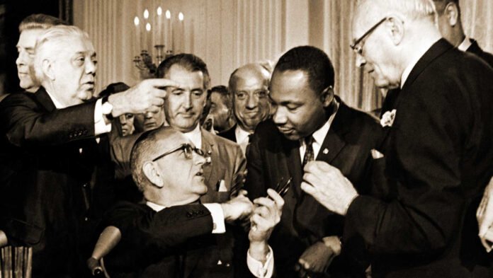 2 juillet 1964: Adoption de la loi sur les droits civiques aux USA