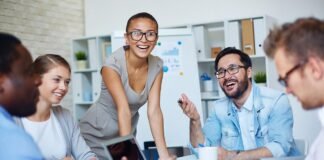 Entre la pression et la frivolité au travail : Trouver l'équilibre