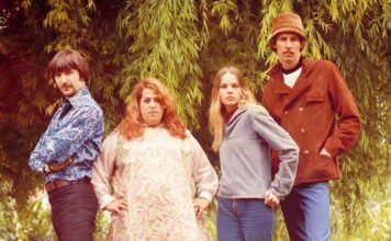 The Mamas and the Papas : L'Héritage Musical et Culturel d'un Quatuor Légendaire