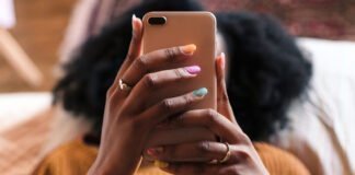 Quand les réseaux sociaux deviennent nos « psys » : attention aux dangers