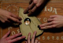La Planche Ouija : Origine, Jeu et Croyances
