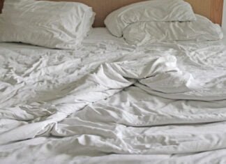 Pourquoi laisser votre lit en désordre est scientifiquement justifié
