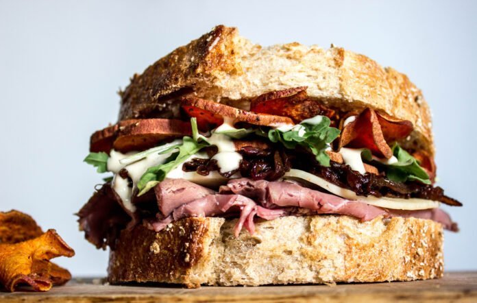 Voyage Culinaire Entre les Tranches de Histoire: Le Sandwich