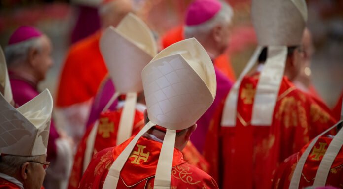 Le seuil du secret : l’entrée en conclave